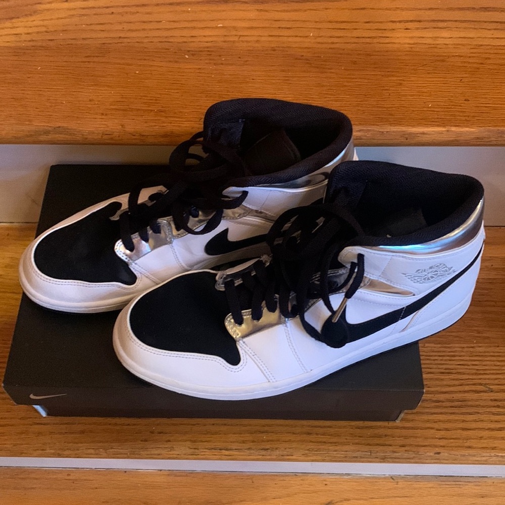 Nike Air Jordan 1 Mid ‘Alternate Think 11.5’